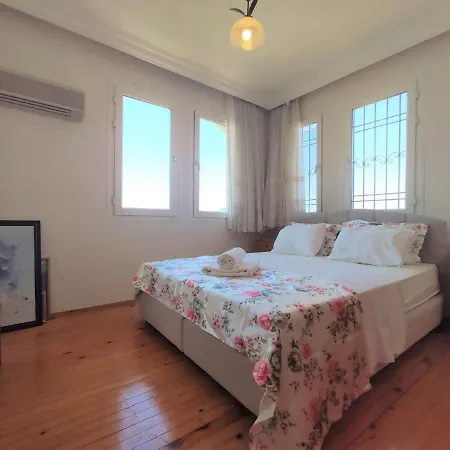 Lorraine By Solo At Hisaroenue Villa *