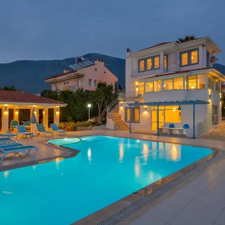 Lorraine By Solo At Hisaroenue Villa