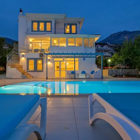 Lorraine By Solo At Hisaroenue Villa *